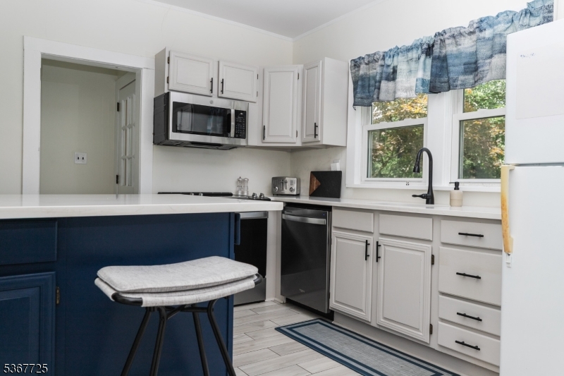 15 Blakely Ave