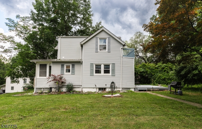 15 Blakely Ave