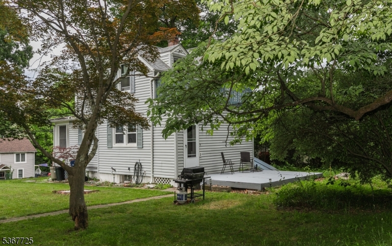 15 Blakely Ave
