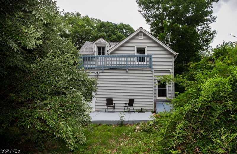 15 Blakely Ave