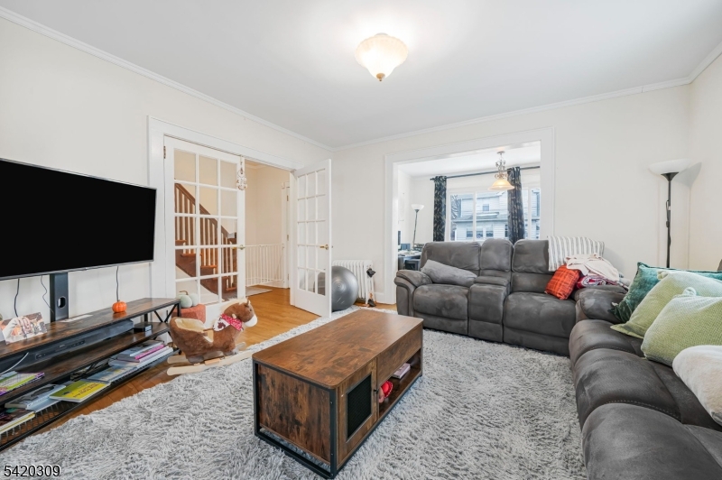 6 Franklin Ave