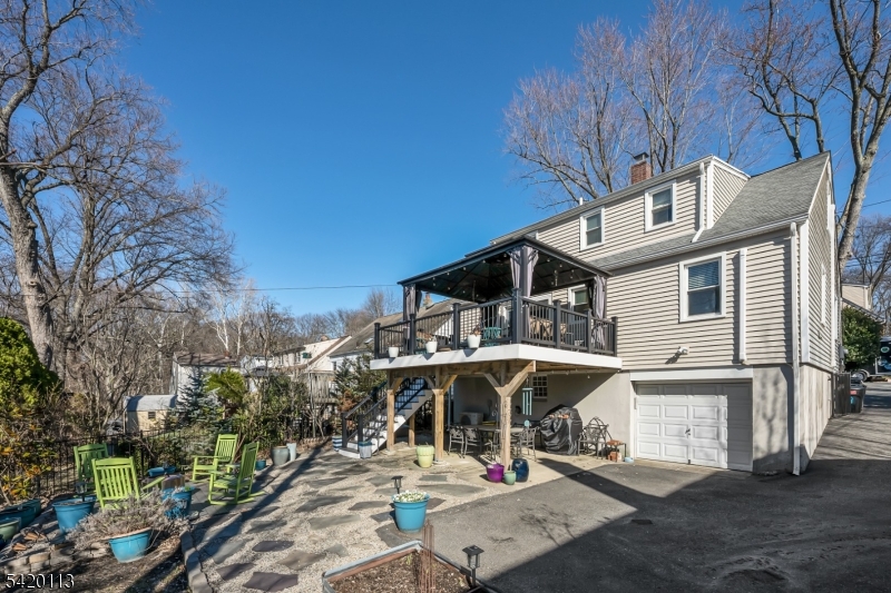18 Barker Ave