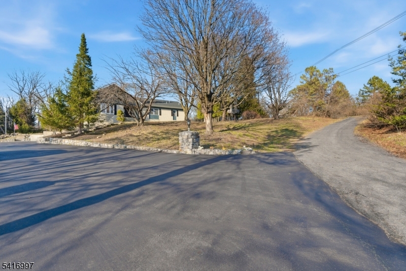 2 Rossi Dr
