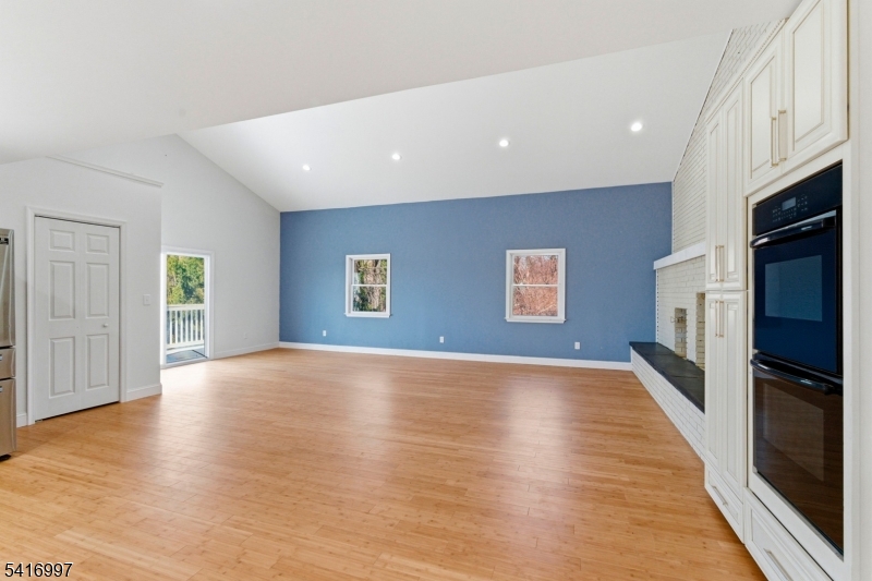2 Rossi Dr
