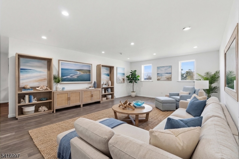 2 Rossi Dr