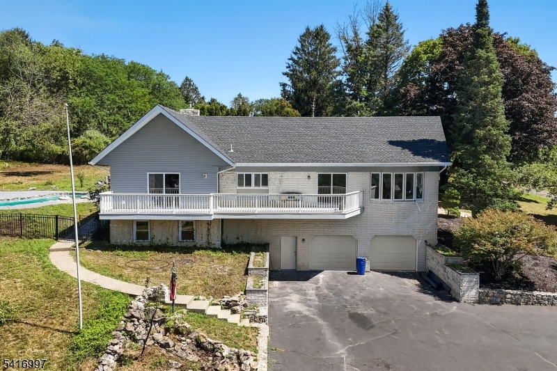2 Rossi Dr