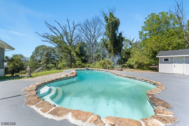 2 Rossi Dr