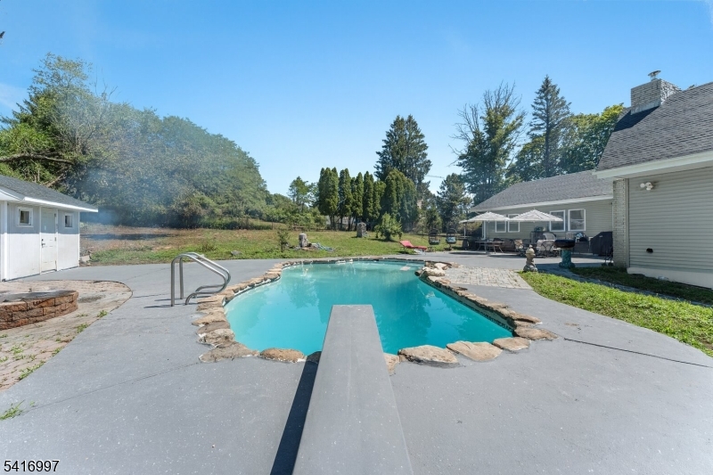 2 Rossi Dr