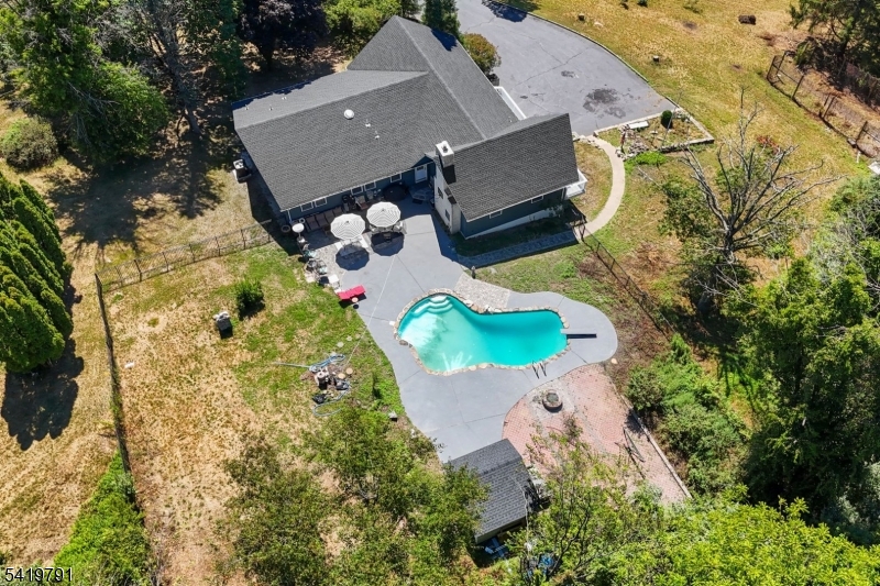 2 Rossi Dr