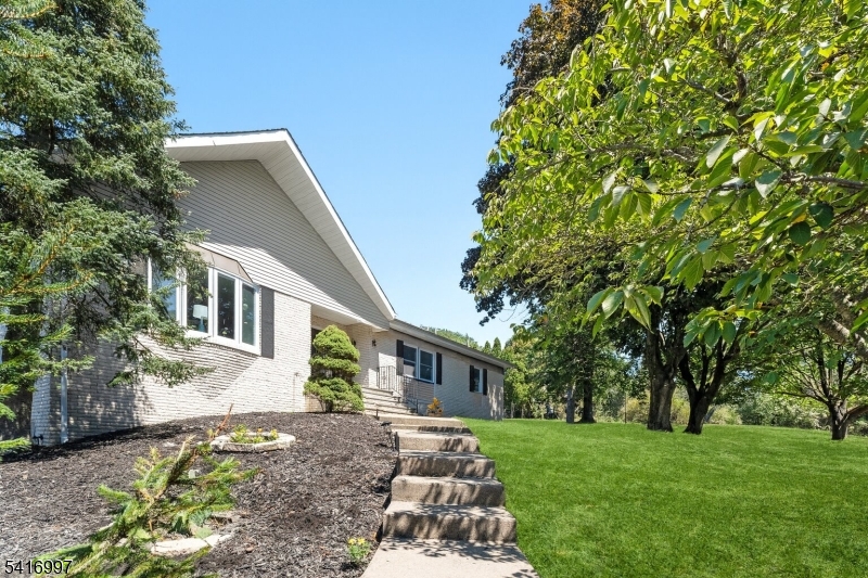 2 Rossi Dr