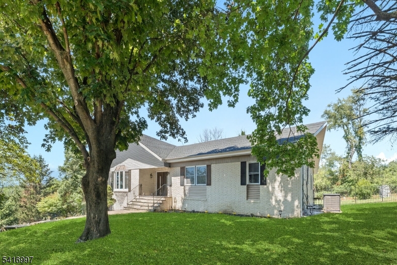 2 Rossi Dr
