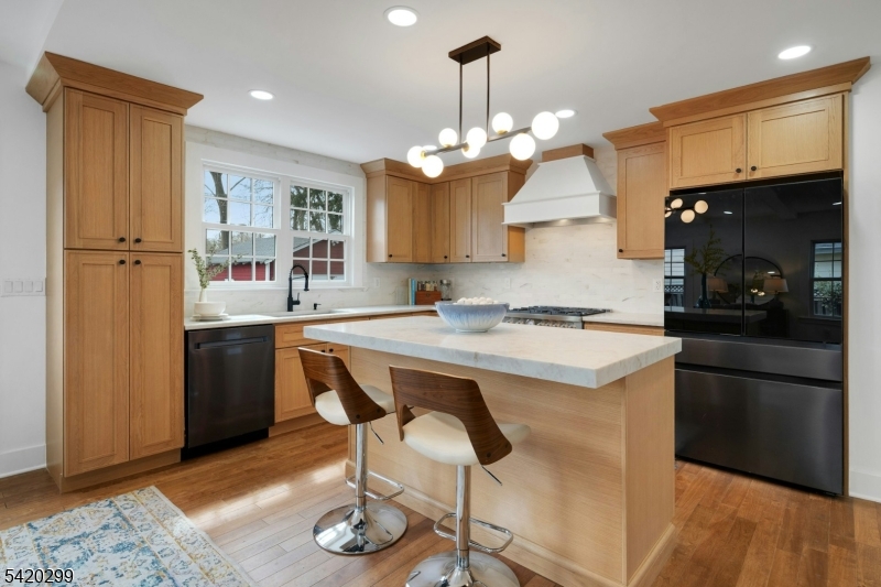 3 Laurel Pl