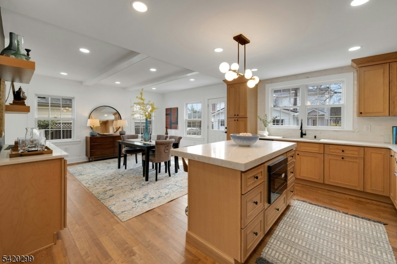 3 Laurel Pl