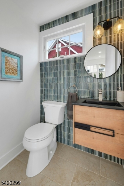 3 Laurel Pl