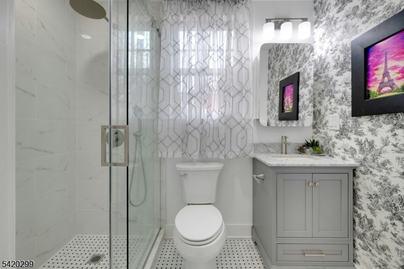 3 Laurel Pl