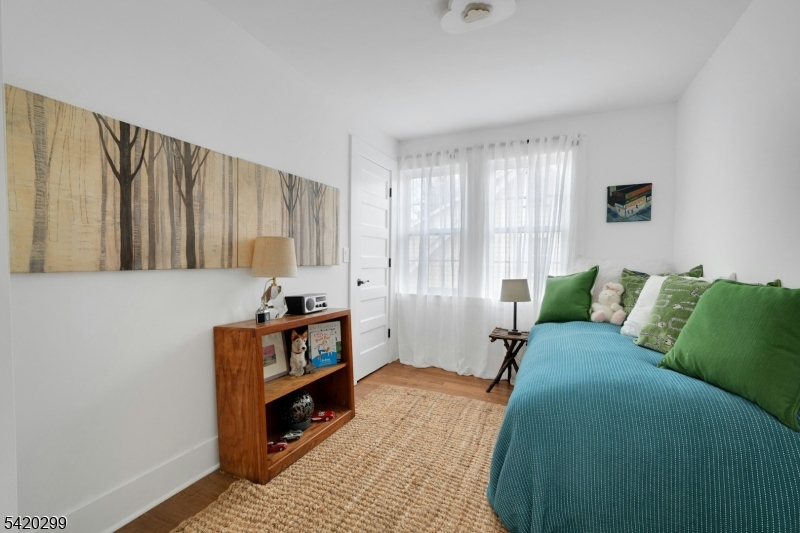 3 Laurel Pl