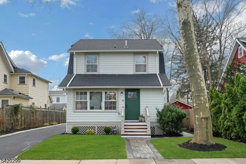 3 Laurel Pl