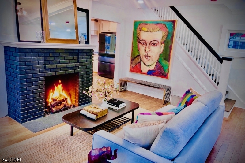 3 Laurel Pl