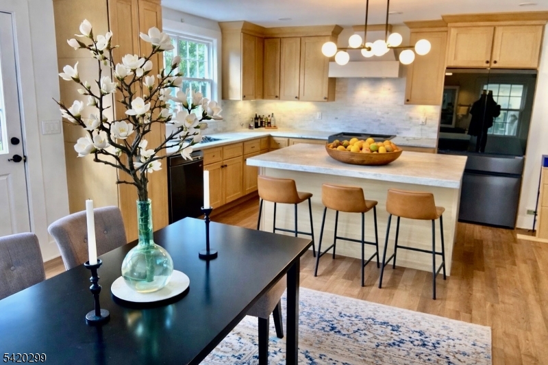 3 Laurel Pl