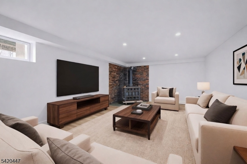 132 Upper High Crest Dr