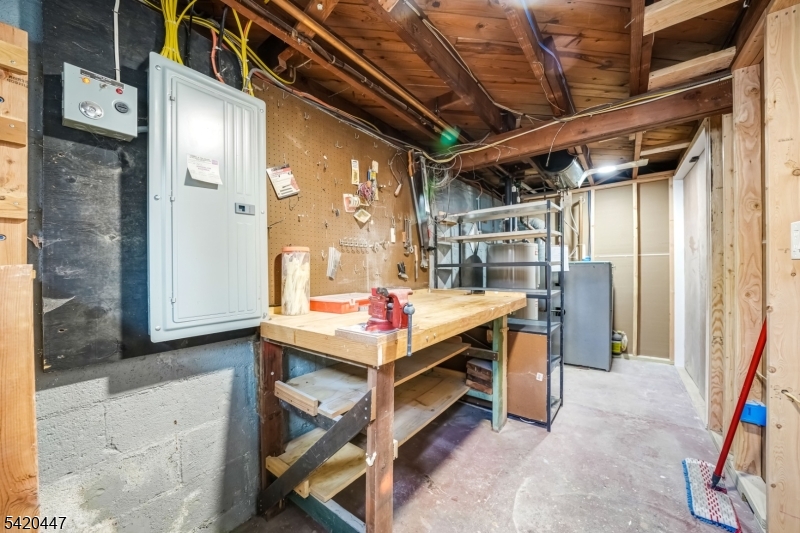 132 Upper High Crest Dr