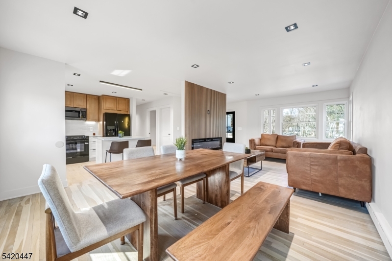 132 Upper High Crest Dr