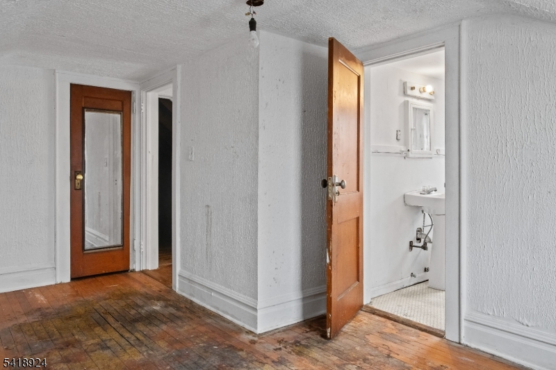 315 Meeker Ave