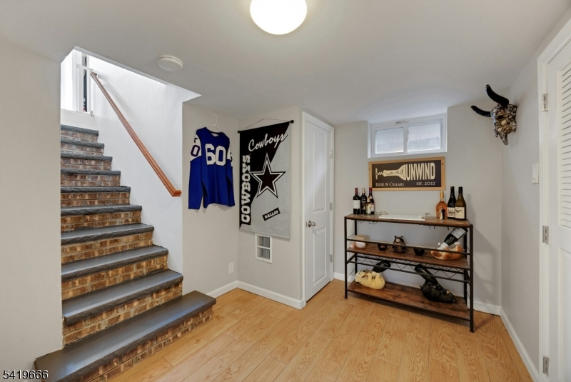 172 Yawpo Ave