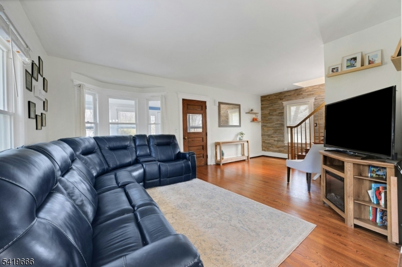 172 Yawpo Ave