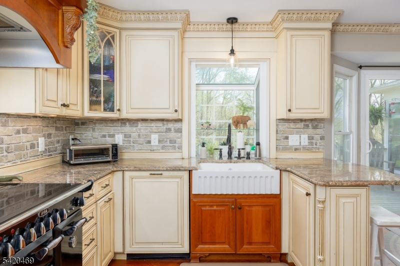 122 Forest Dr
