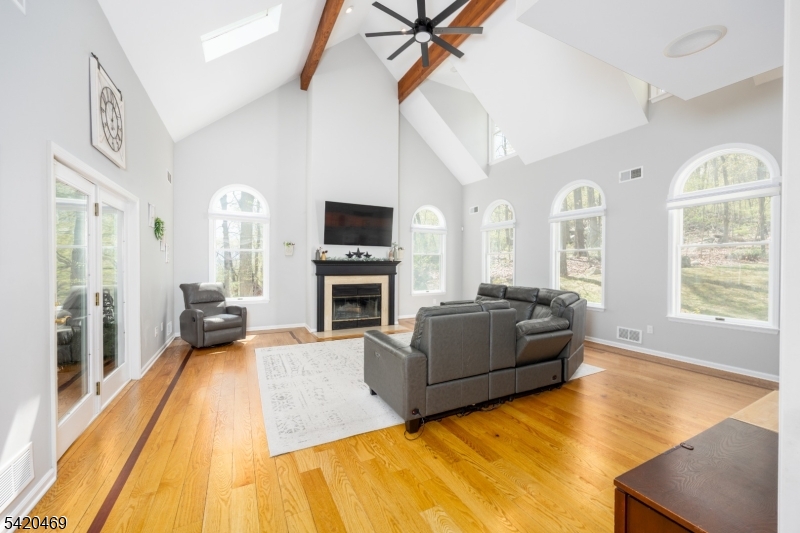 122 Forest Dr