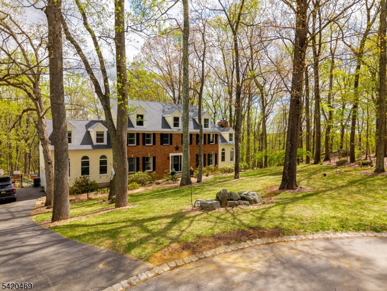 122 Forest Dr