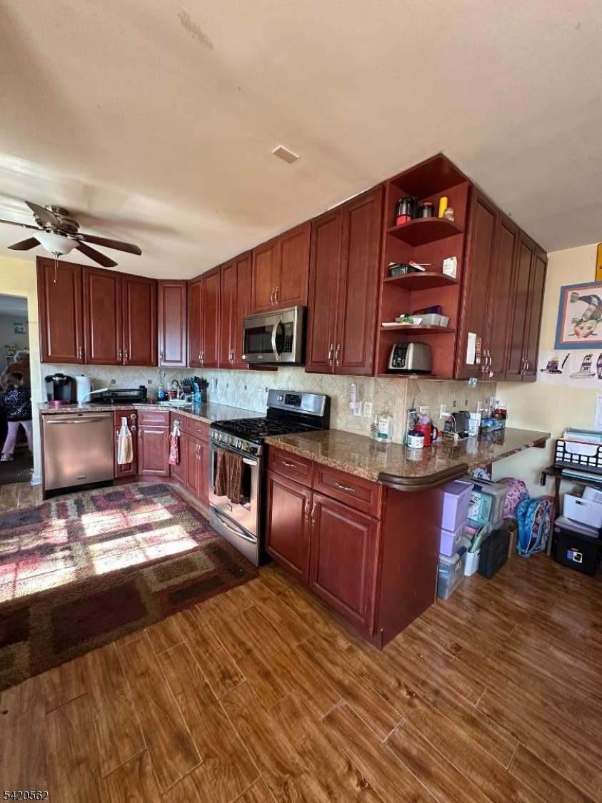 5 Brookside Ave