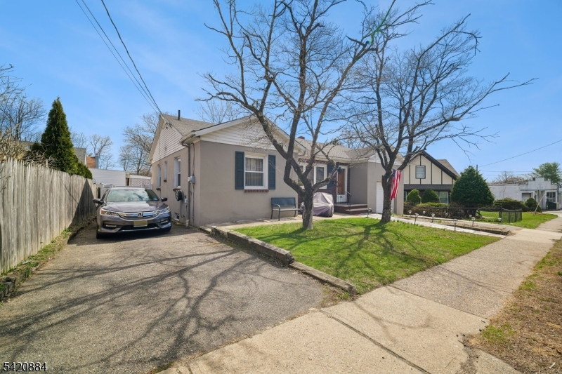 582 Belmont Ave
