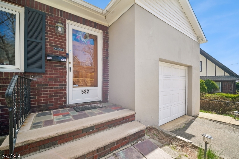 582 Belmont Ave