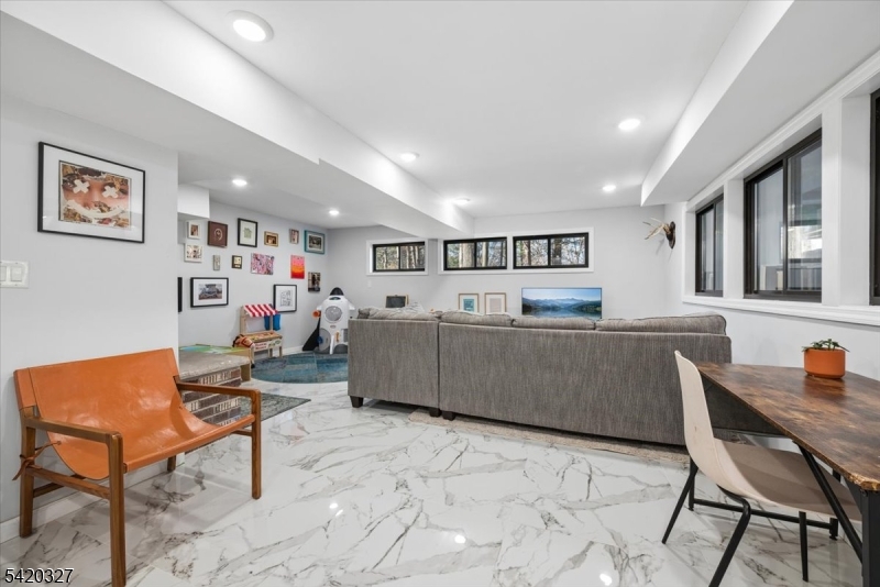 2 Audubon Dr