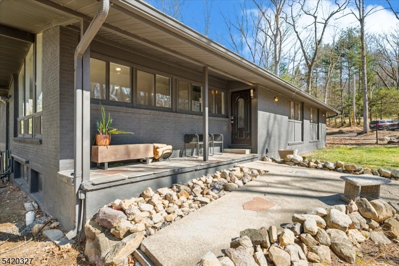 2 Audubon Dr