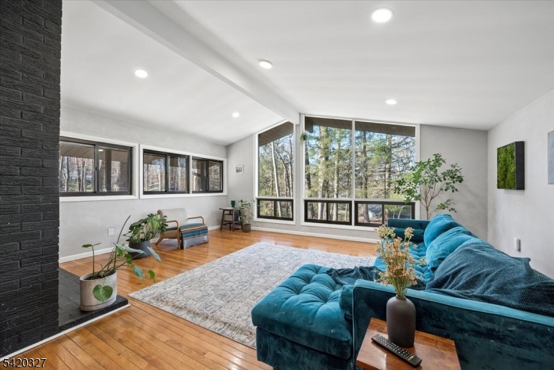 2 Audubon Dr