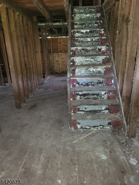 167 Wantage Ave