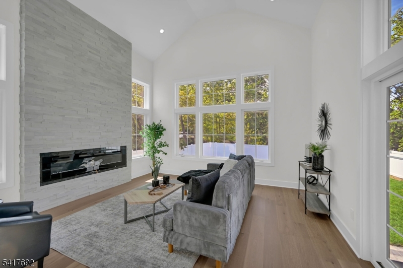 94 E Cedar St