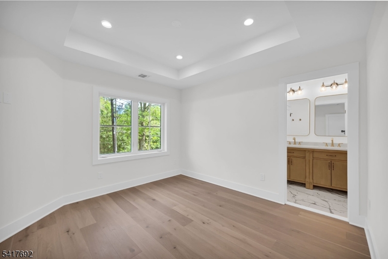 94 E Cedar St