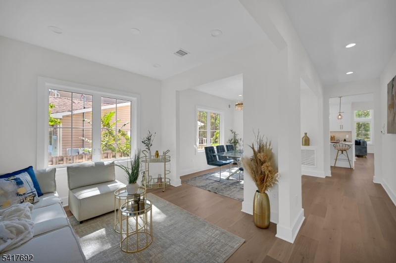 94 E Cedar St