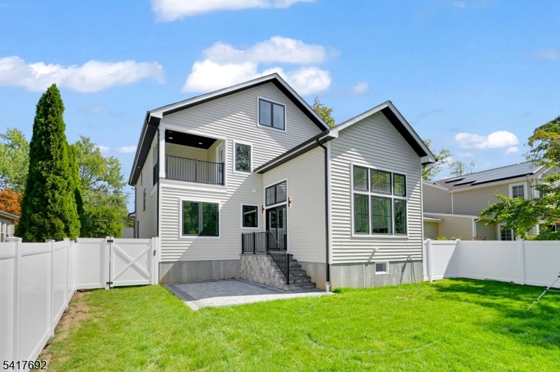 94 E Cedar St