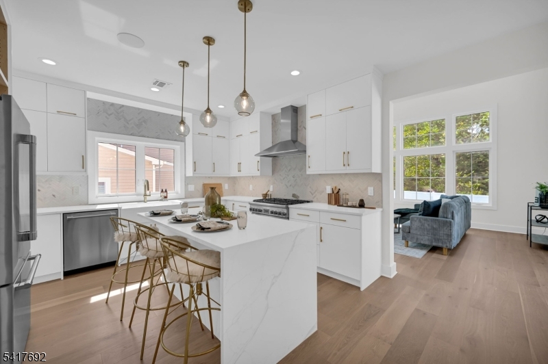 94 E Cedar St