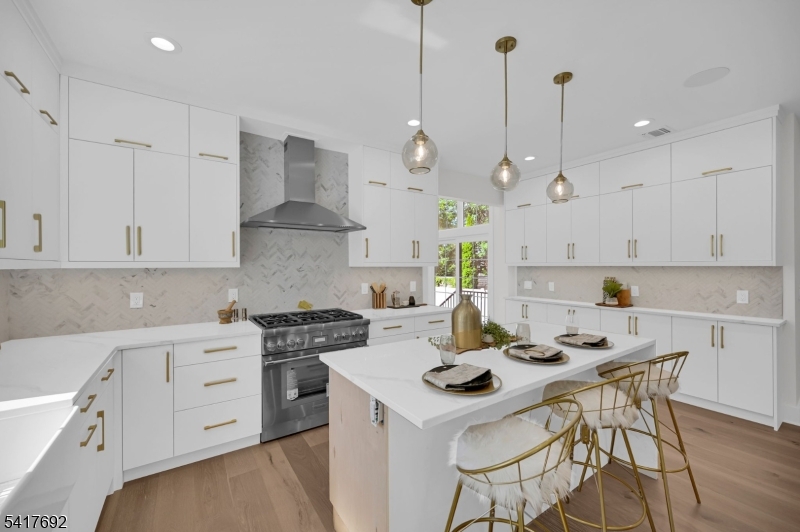 94 E Cedar St