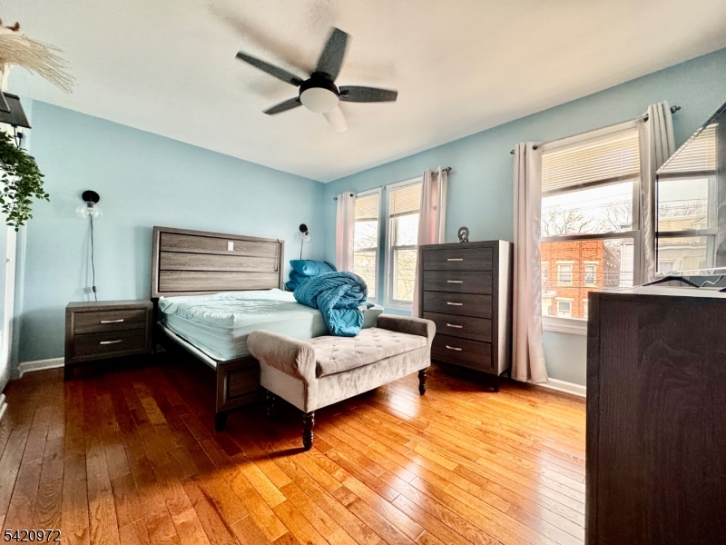 48 Wakeman Ave