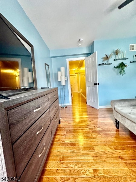 48 Wakeman Ave