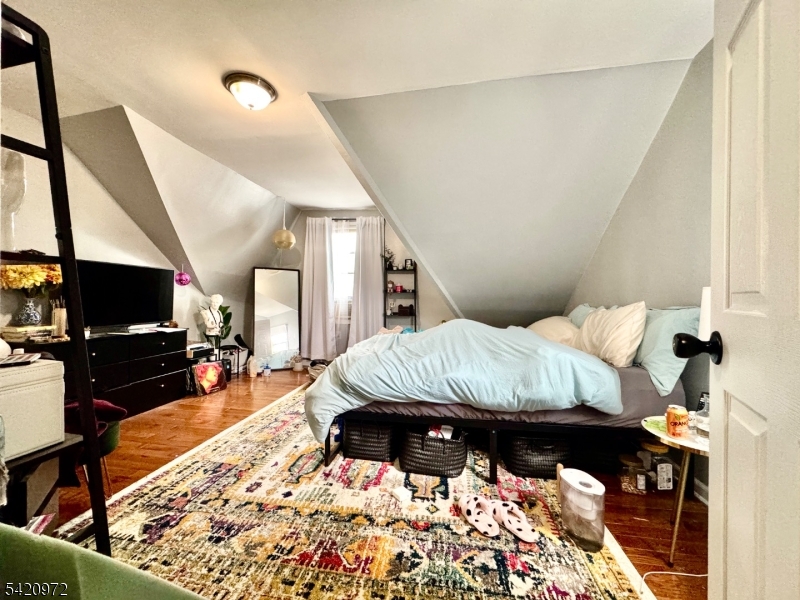 48 Wakeman Ave