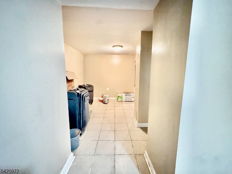 48 Wakeman Ave