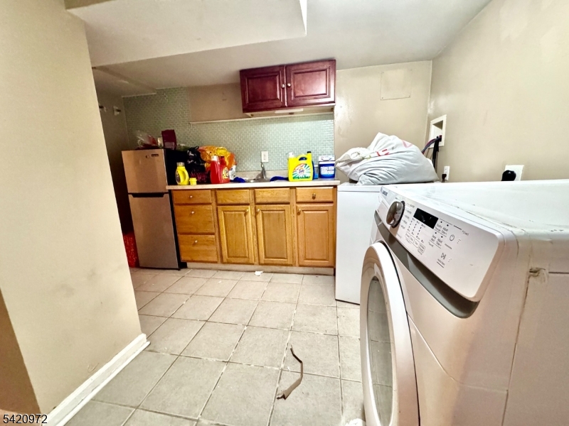 48 Wakeman Ave